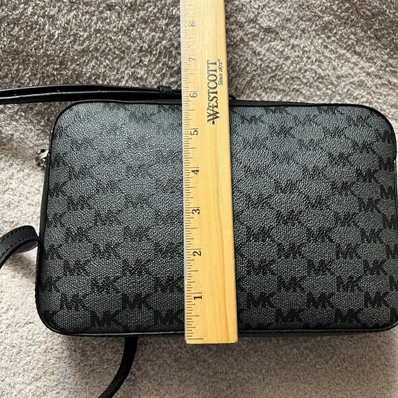 MICHAEL KORS JET SET Black Signature Crossbody Silver Hardware - Picture 8 of 12